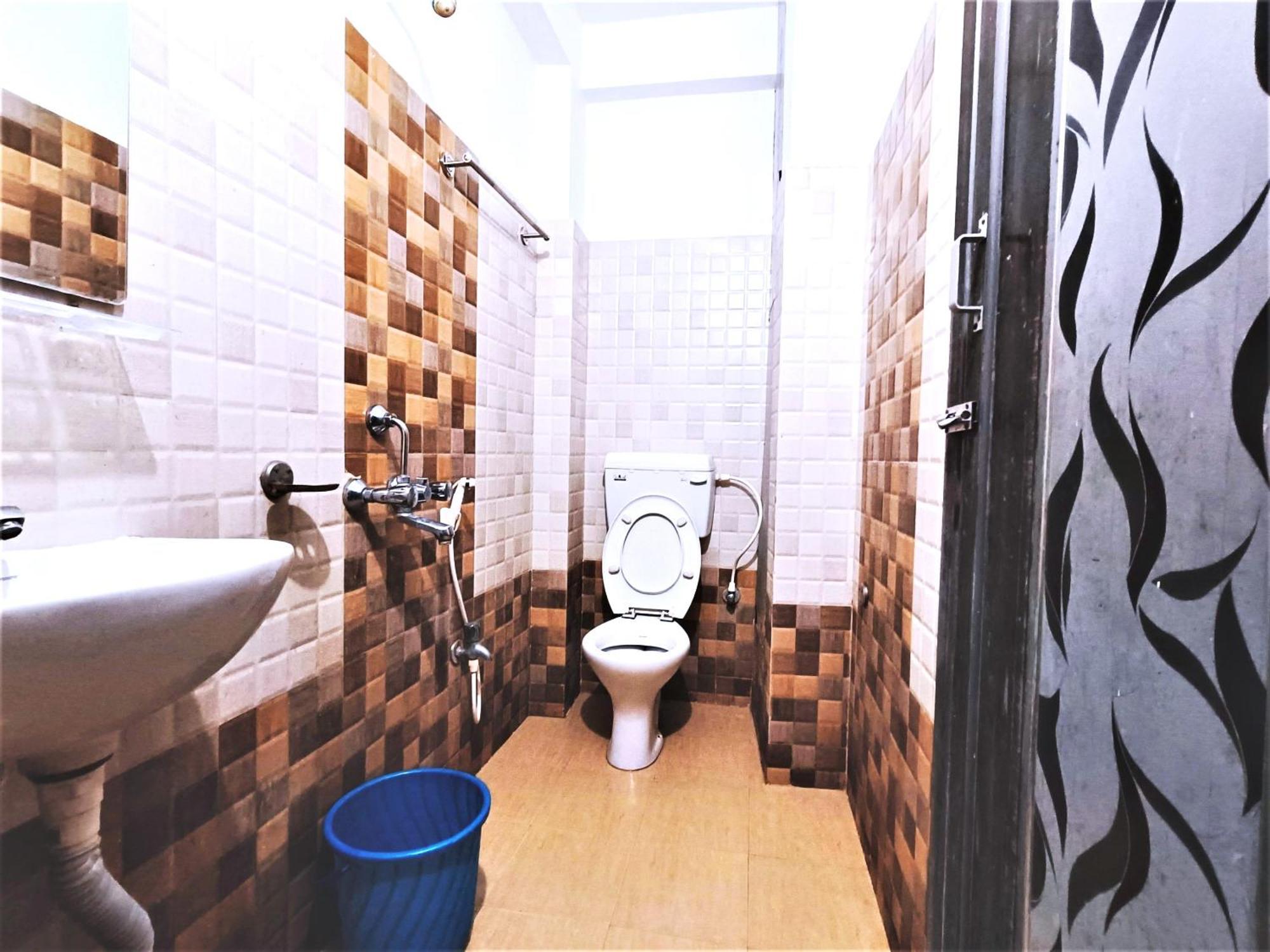 Goroomgo Krishna Residency Puri Near Sea Beach - Spacious Room With Excellent Service Awarded - Best Seller ภายนอก รูปภาพ