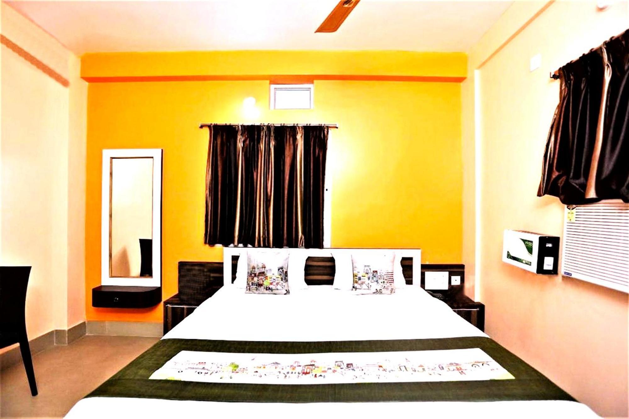 Goroomgo Krishna Residency Puri Near Sea Beach - Spacious Room With Excellent Service Awarded - Best Seller ภายนอก รูปภาพ