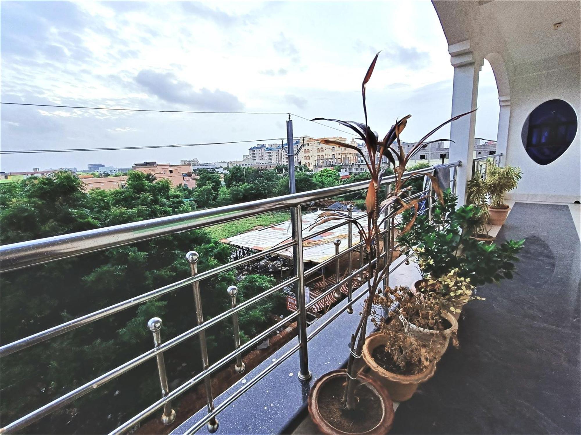 Goroomgo Krishna Residency Puri Near Sea Beach - Spacious Room With Excellent Service Awarded - Best Seller ภายนอก รูปภาพ